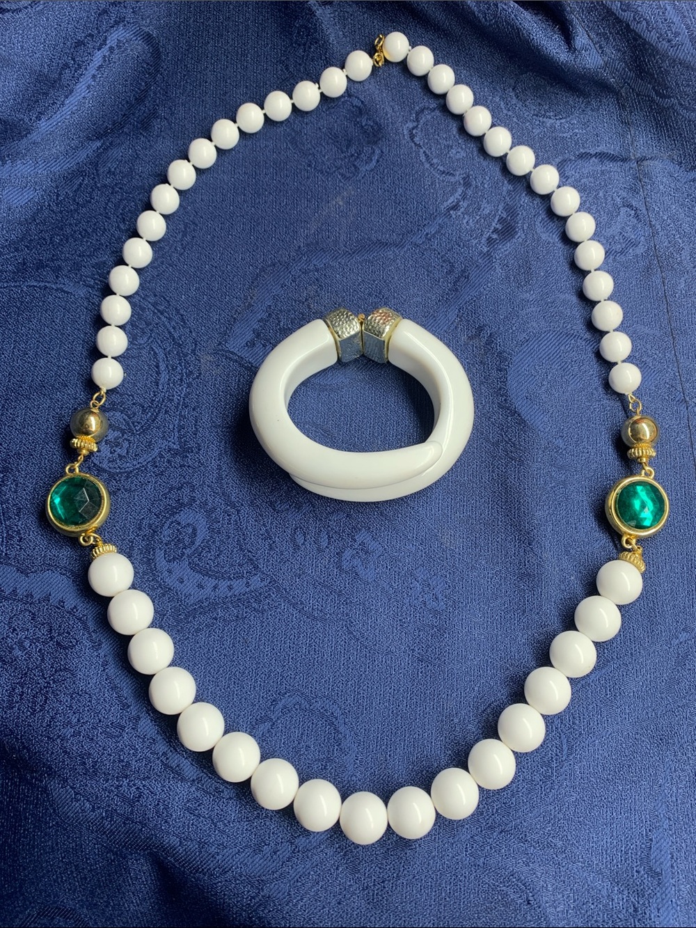 Vintage Elegant Lucite Necklace And Hinged Bracelet Set
